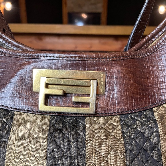 Fendi mezzaluna hobo bag with COA - Picture 6 of 16